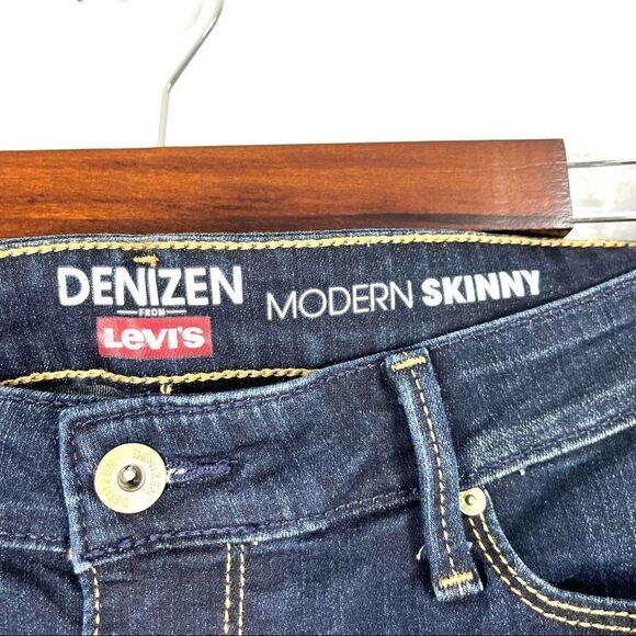 Levi’s Women’s Cropped Capri Jeans - Picture 3 of 7